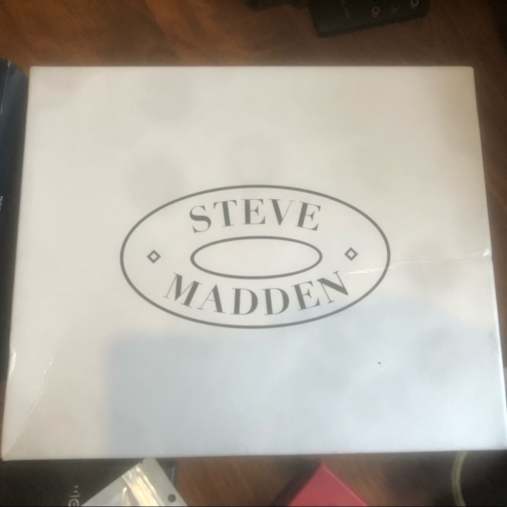 Steve Madden wedgie grey suede size 8